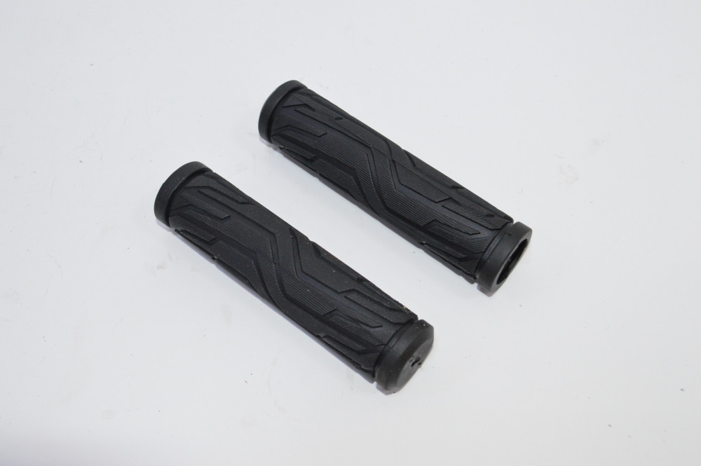 Ручка руля резиновая (125mm) черная 90779 