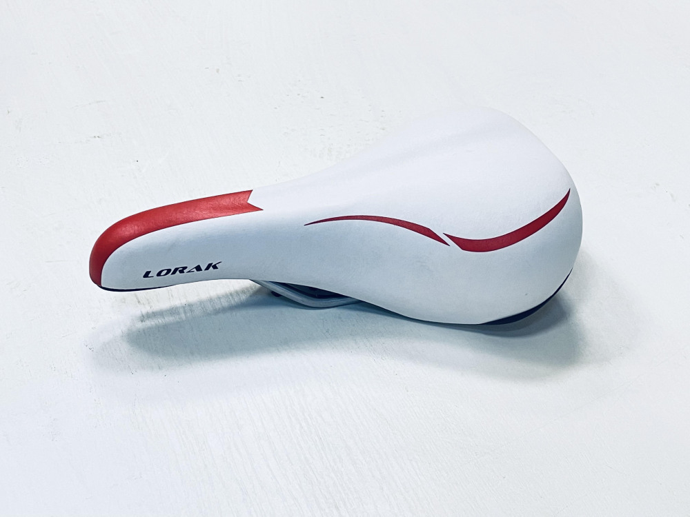 Сиденье LORAK Shark White крсаное с замком, код 33176 