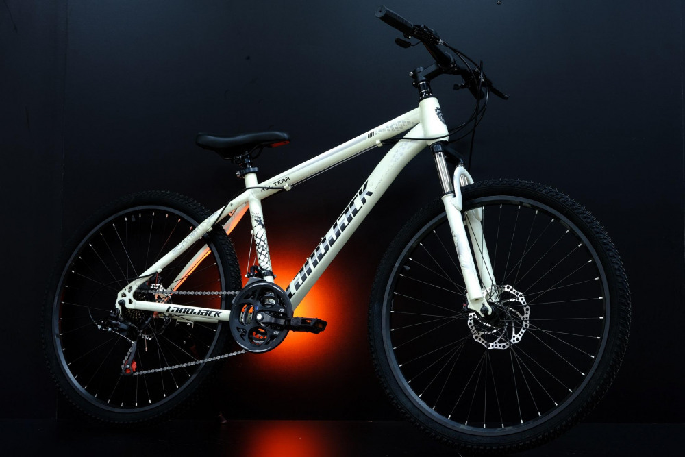 LAND JACK 26 - 17р White/Black (26 21ск.,Disk) 