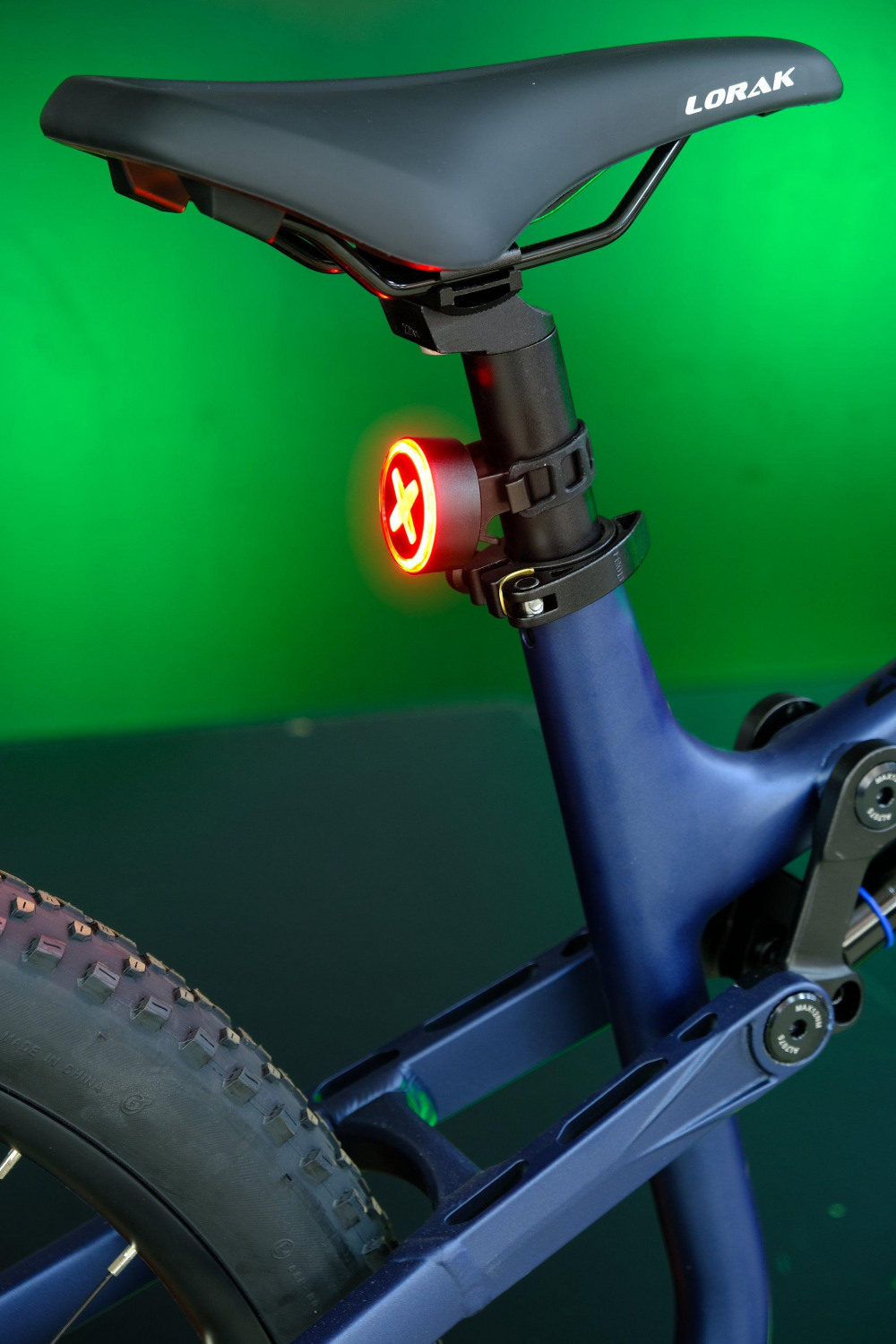 Сигнал стоп задний с USB зарядкой X-363, код 41661  